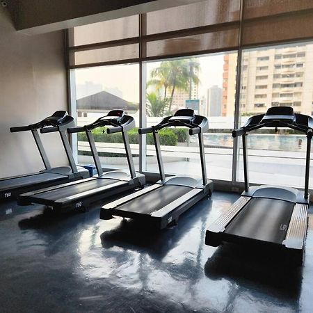 Makati Penthouse With Stunning City Skyline View Manila Exterior photo