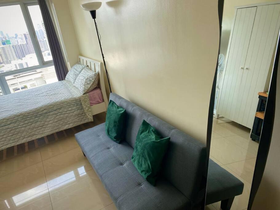Makati Penthouse With Stunning City Skyline View Manila Exterior photo