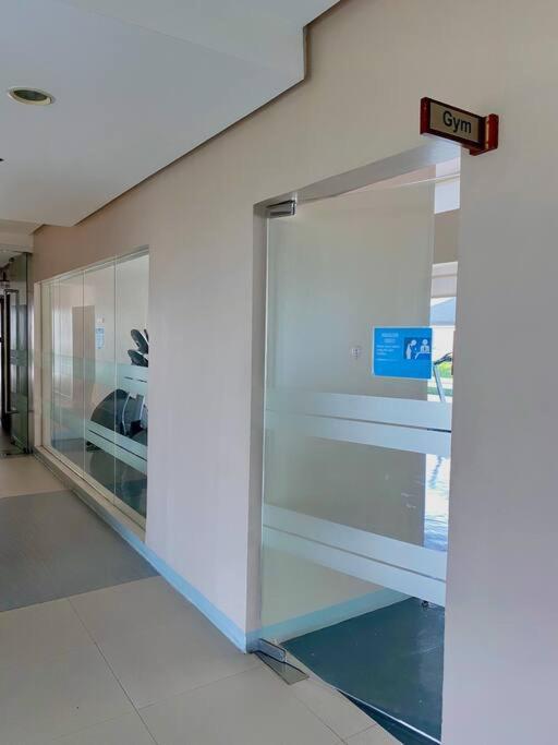 Makati Penthouse With Stunning City Skyline View Manila Exterior photo